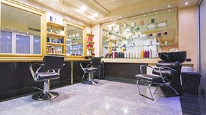 BEAUTY SALOON